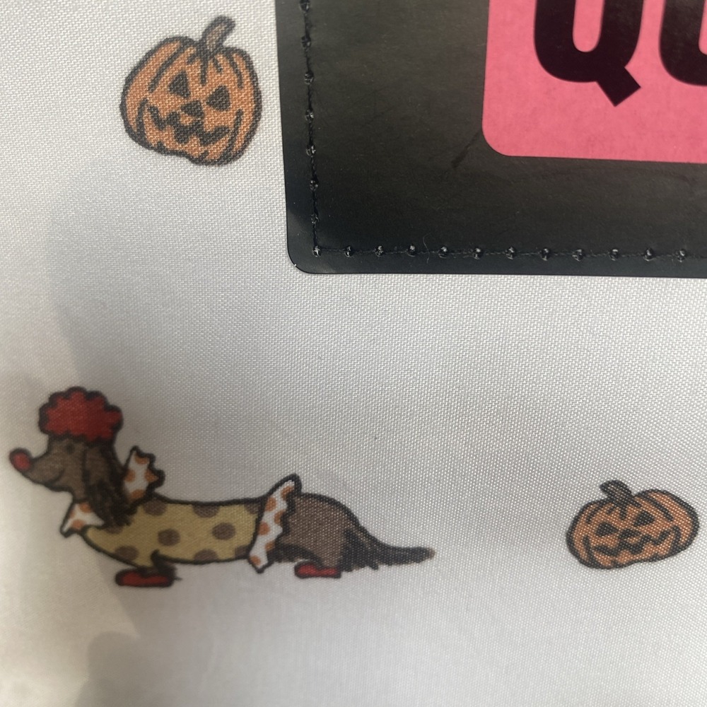 Cynthia Rowley Queen Sheet Set Halloween Dachshund Weiner Dog Costume Pumpkin - Picture 4 of 6